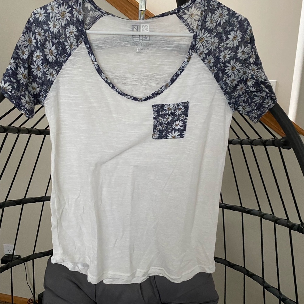 White and blue Nollie sunflower t-shirt!